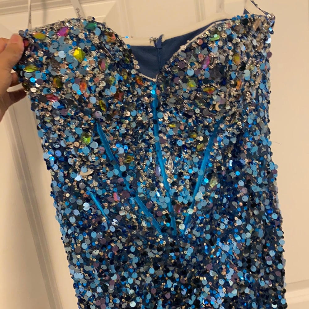 Beautiful Bue dress with side slit